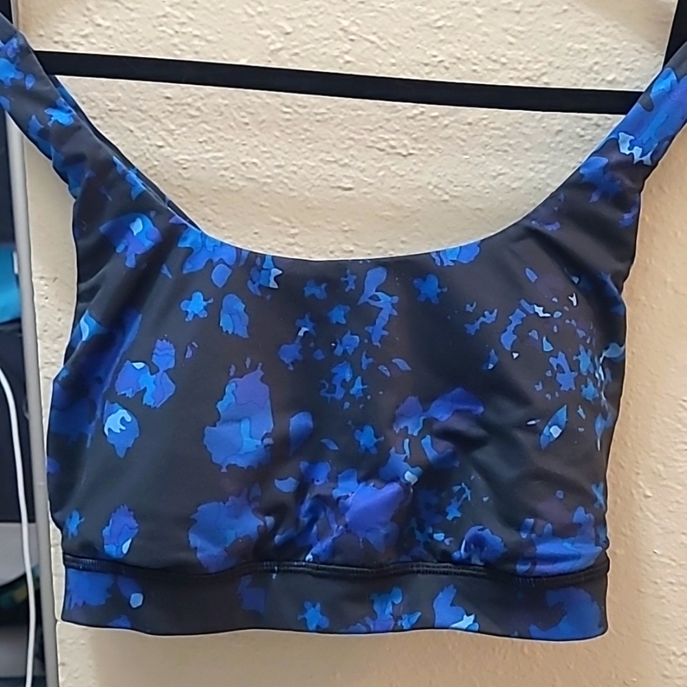 Lululemon sports bra